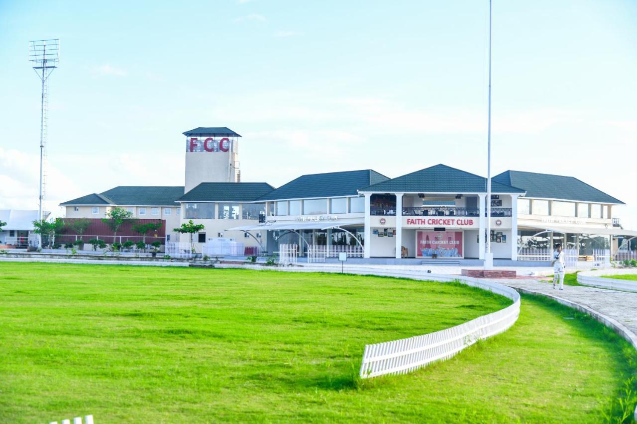 בהופאל Faith Cricket Club & Resort מראה חיצוני תמונה