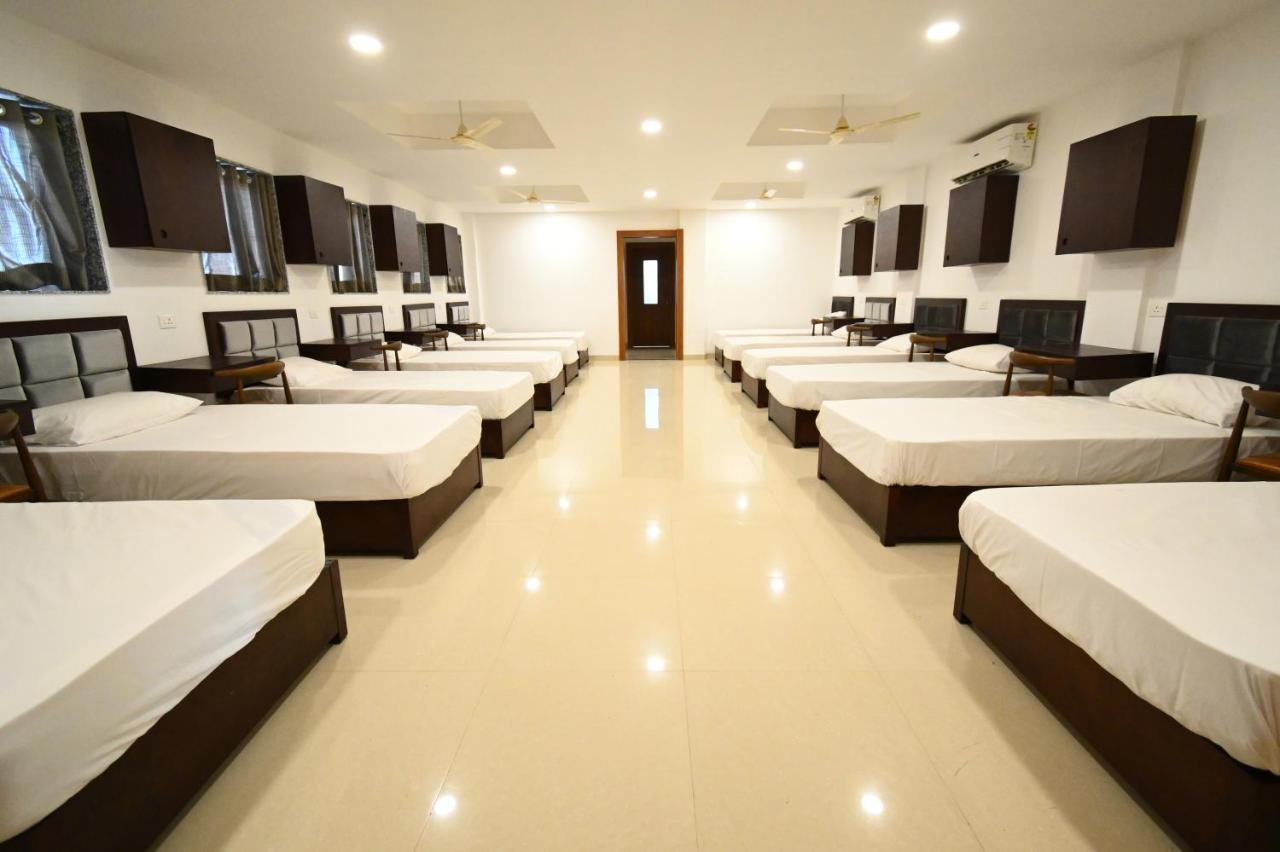 בהופאל Faith Cricket Club & Resort מראה חיצוני תמונה