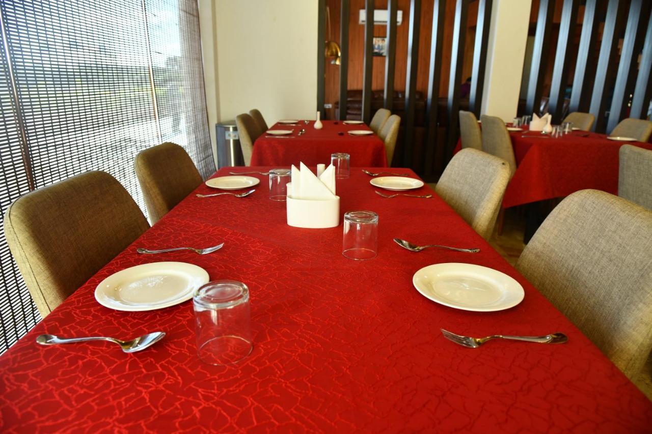 בהופאל Faith Cricket Club & Resort מראה חיצוני תמונה